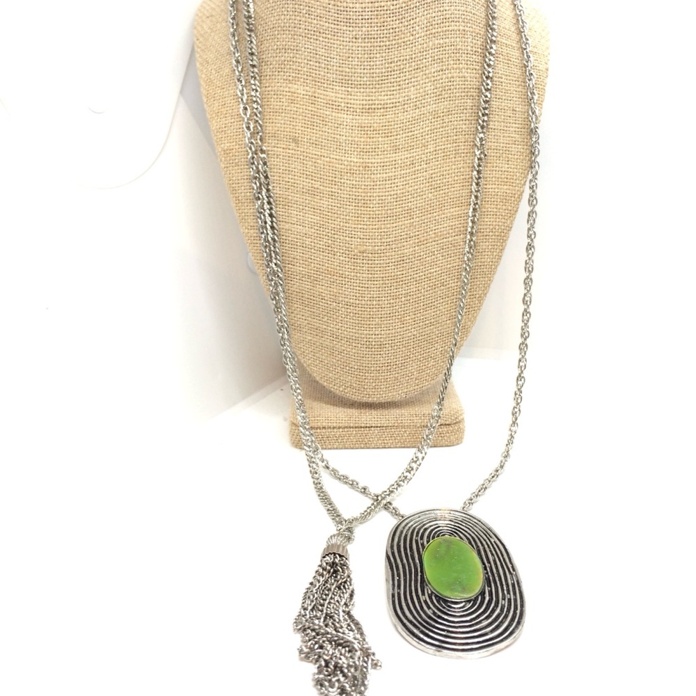 RETRO MODERNIST GREEN RESIN VERTIGO PENDANT & SILVER TASSEL NECKLACE SET VINTAGE